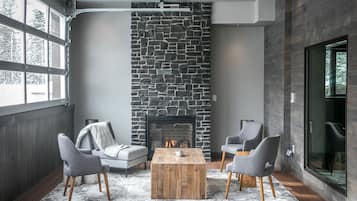 Couples treatment room(s), sauna, hot tub, steam room