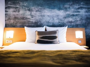 Classic-huone, useita sänkyjä | Memory foam -patjalliset sängyt, tallelokero huoneessa, työpöytä