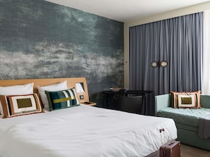 Familienzimmer, 1 Queen-Bett und Schlafsofa (Classic) | Betten mit Memory-Foam-Matratzen, Zimmersafe, Schreibtisch