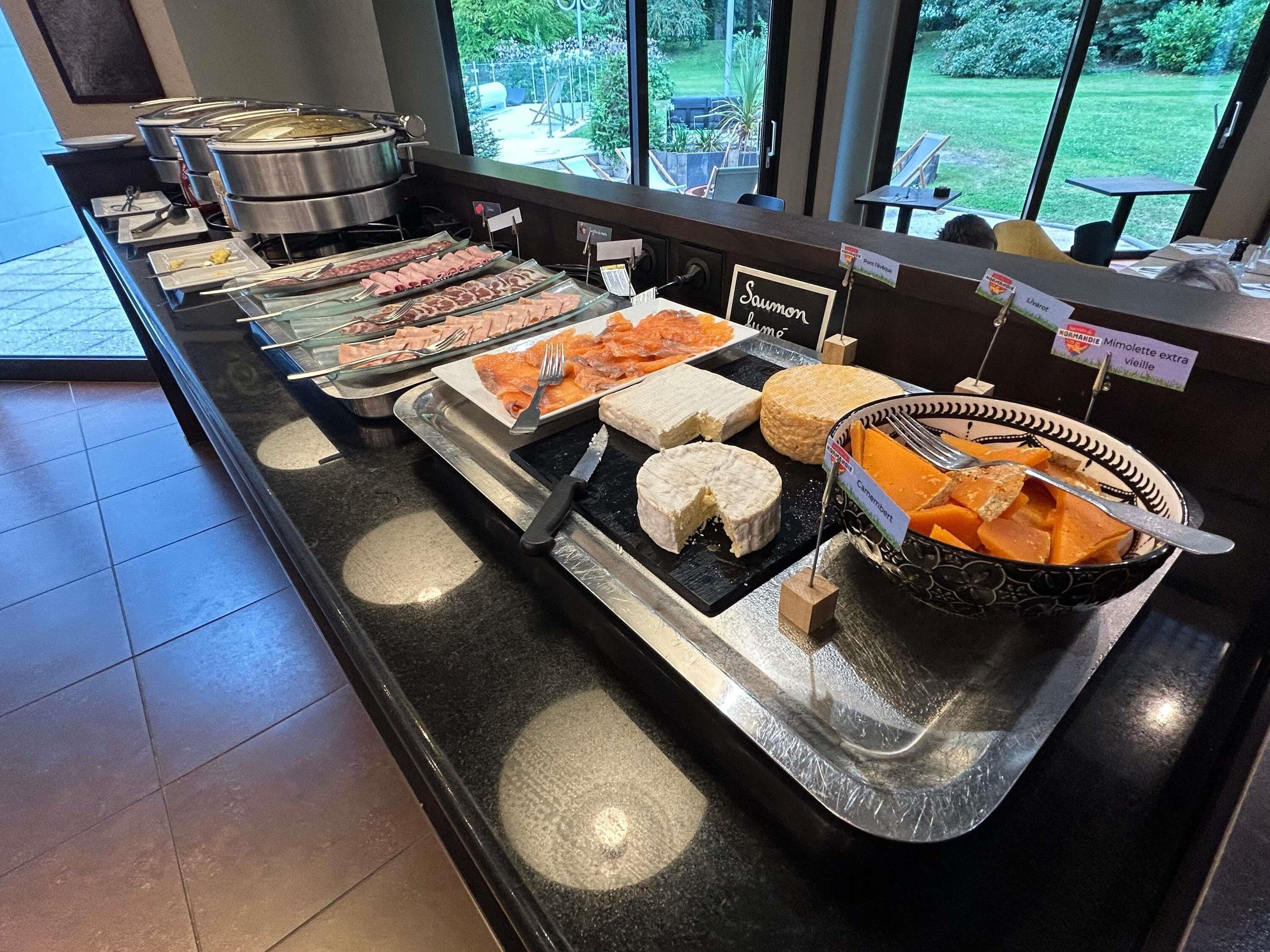 Daily buffet breakfast (EUR 20 per person)
