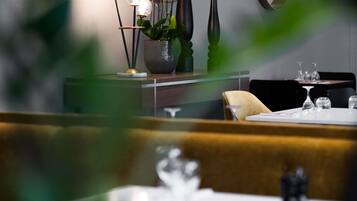 Der serveres morgenmad og aftensmad