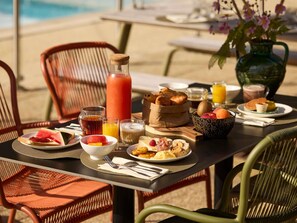 Frühstück und Abendessen