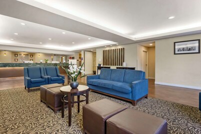 Comfort Inn & Suites Sea-Tac Airport