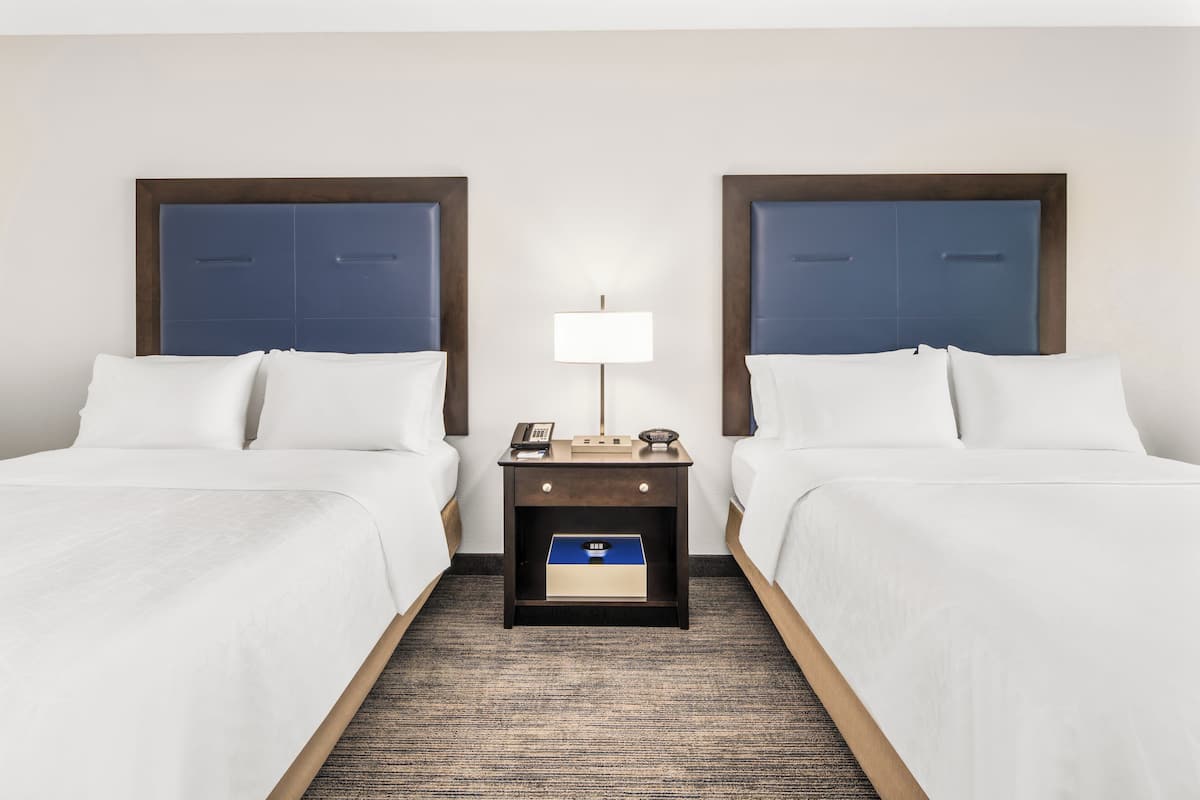 Premium bedding, in-room safe, desk, laptop workspace