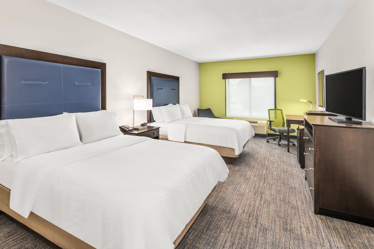 Chambre Standard, 2 grands lits (Comm, Mobil, Roll In Shwr)