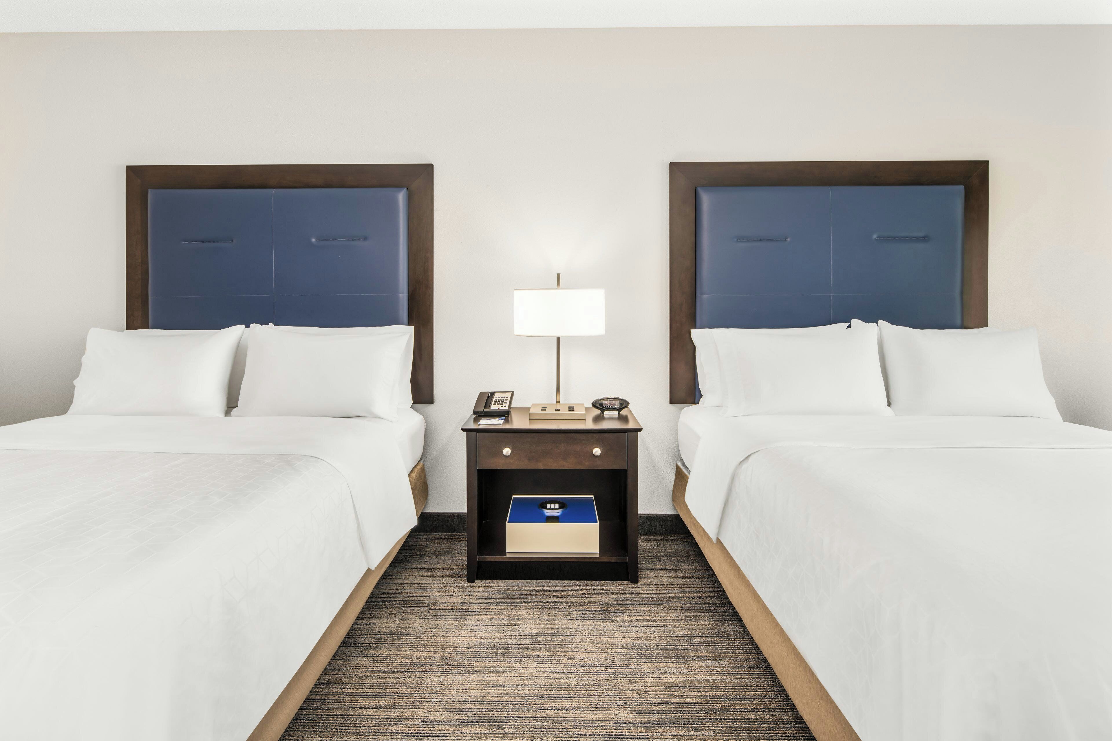 Premium bedding, in-room safe, desk, laptop workspace