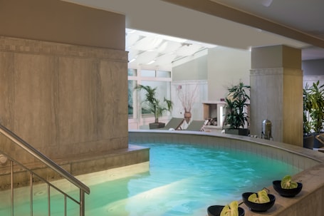 Couples treatment rooms, sauna, hot tub, Turkish bath, body treatments. Crowne Plaza Rome-St. Peter's Hotel & Spa by IHG