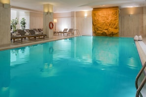Couples treatment room(s), sauna, hot tub, Turkish bath/hammam