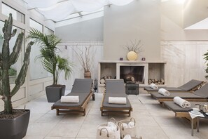 Couples treatment room(s), sauna, hot tub, Turkish bath/hammam
