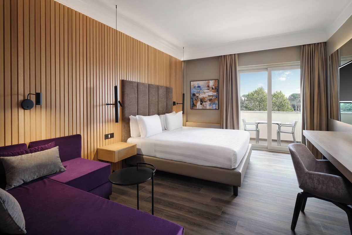 Allergikerbettwaren, Daunenbettdecken, Zimmersafe, Schreibtisch