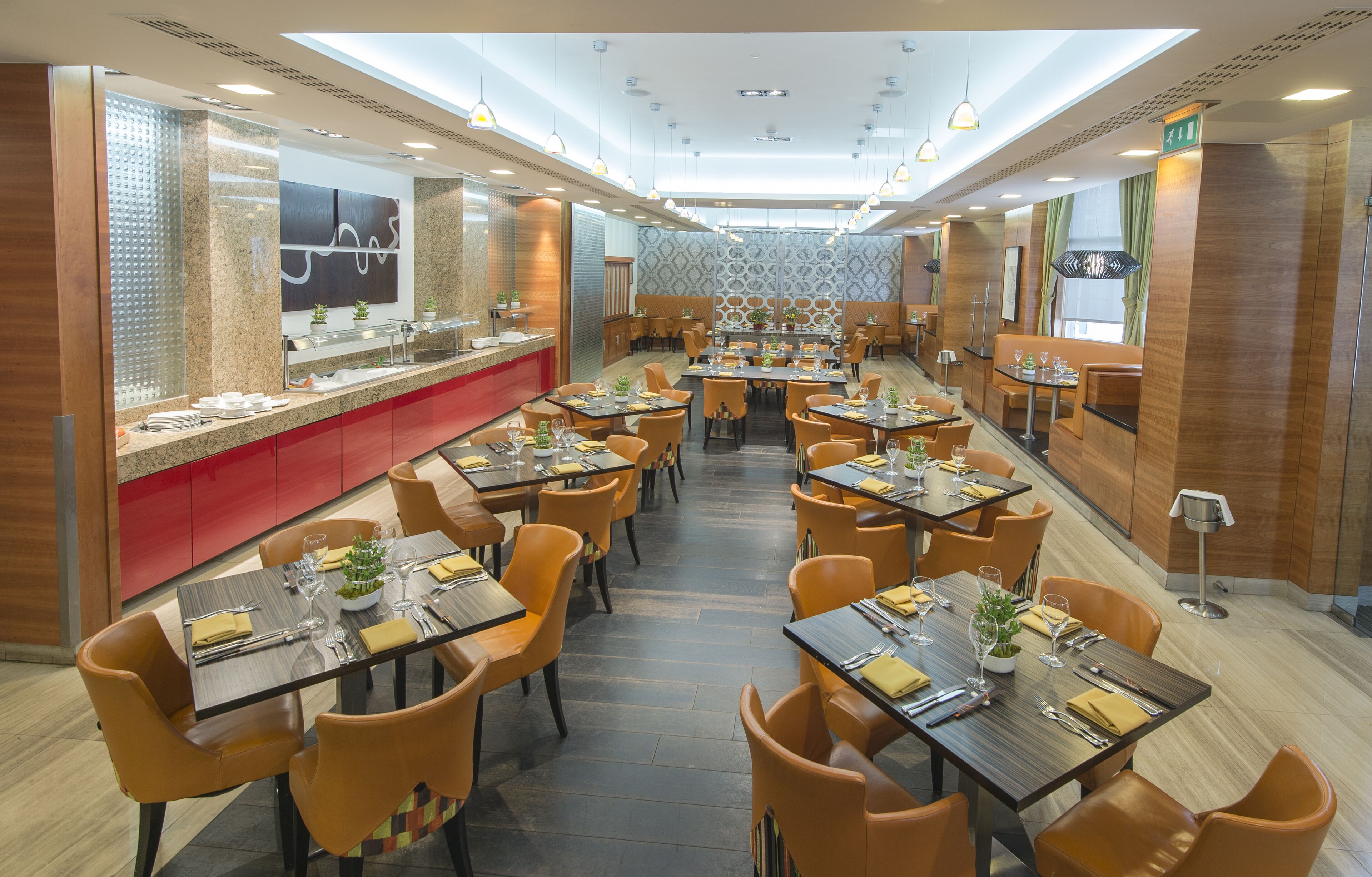 Petit déjeuner complet (25.00 GBP par personne)