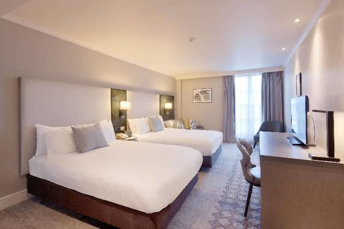 Premium bedding, in-room safe, desk, laptop workspace