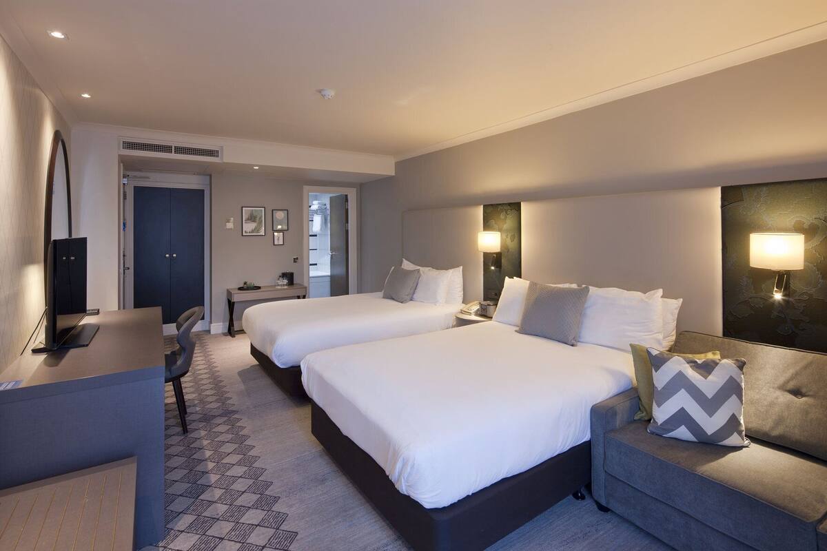 Premium bedding, in-room safe, desk, laptop workspace