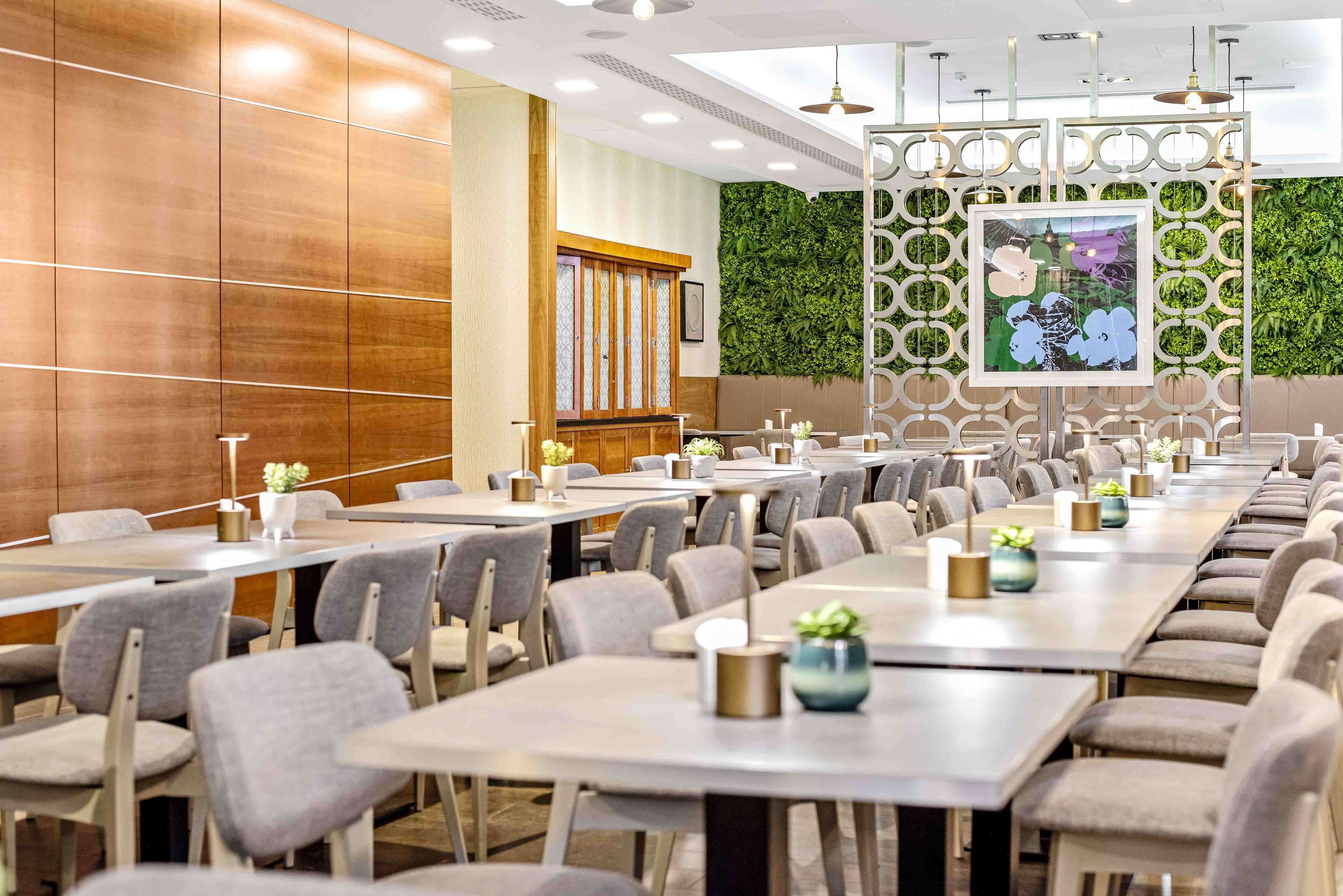 Lunsj og middag serveres