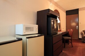 Cortinas opacas, tabla de planchar con plancha, wifi gratis