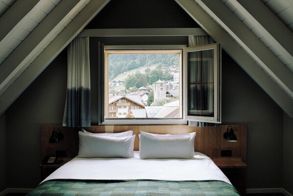 Premium bedding, down comforters, minibar, in-room safe - The Cambrian (Adelboden)