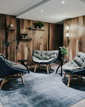 Couples treatment rooms, sauna, hot tub, steam room, body treatments - The Cambrian (Adelboden)