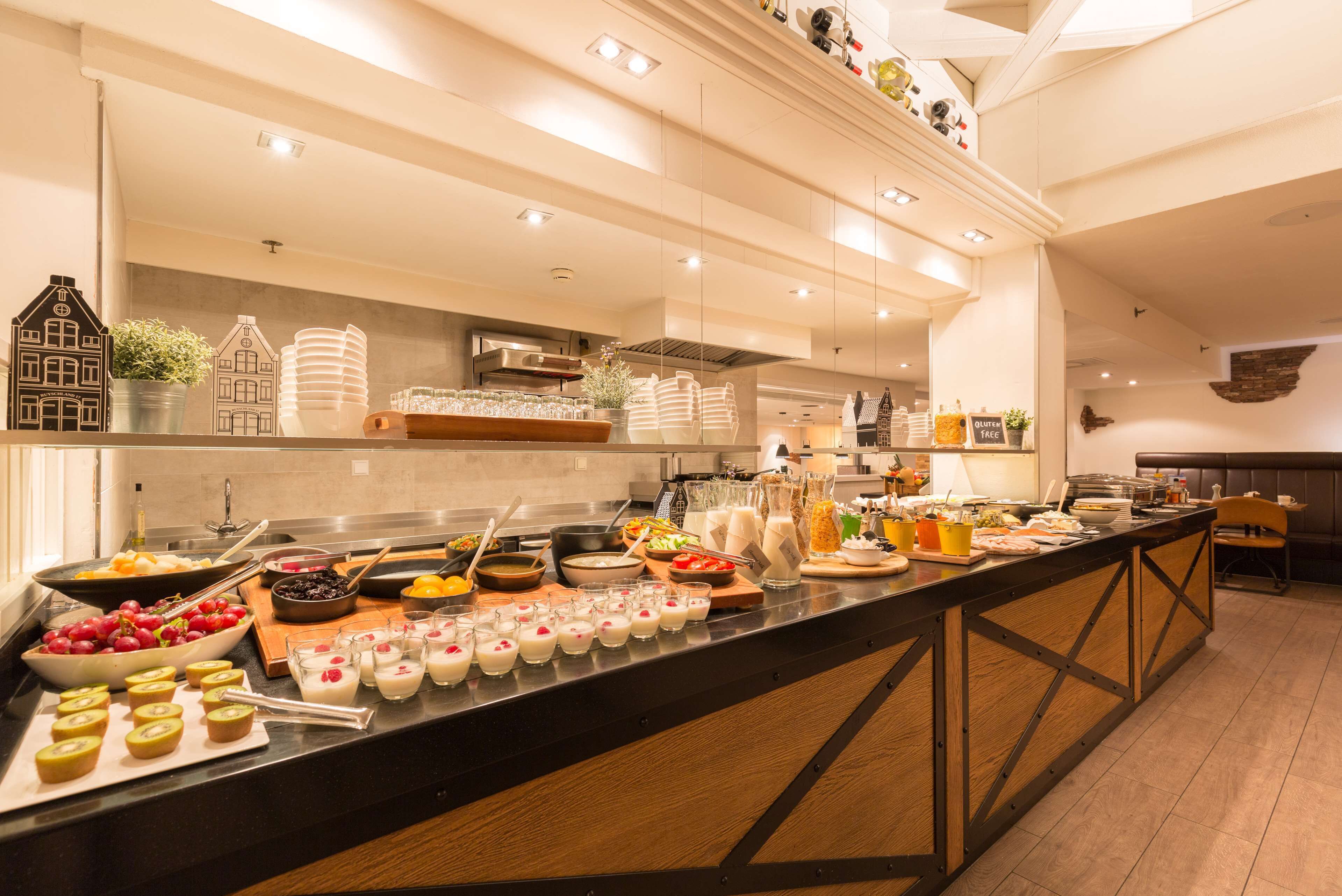 daily to-go breakfast (eur 28.50 per person)