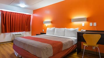 Escritorio, espacio para trabajar con laptop y wifi gratis