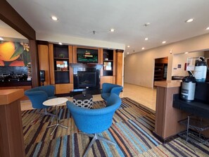 Lobby - SureStay by Best Western Bismarck (Bismarck)