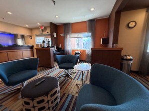 Reception - SureStay by Best Western Bismarck (Bismarck)