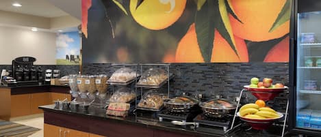 包含每日自助早餐