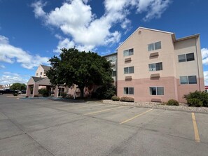 Exterior - SureStay by Best Western Bismarck (Bismarck)