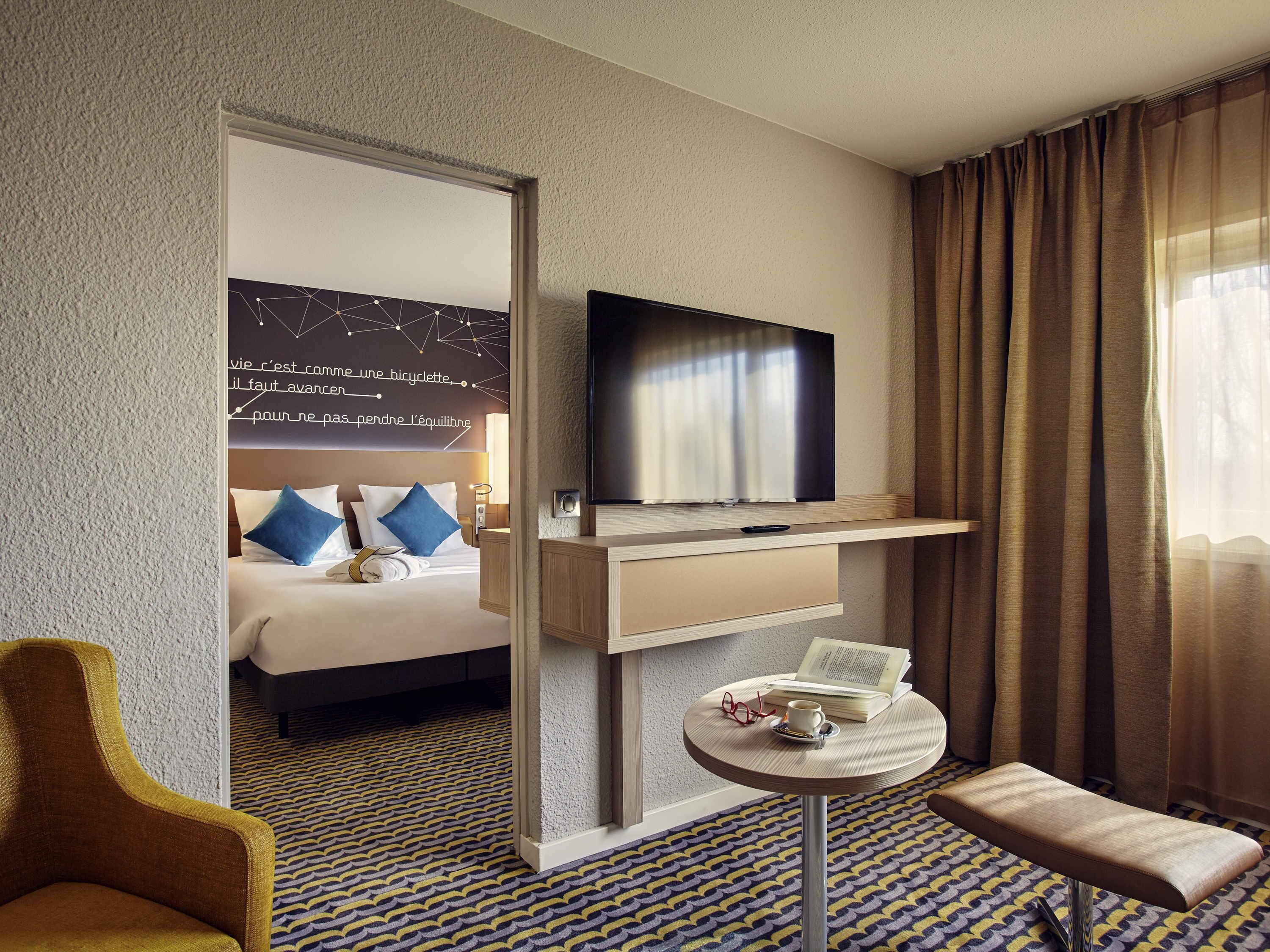 Junior Suite, 1 Double Bed with Sofa bed | Premium bedding, in-room safe, desk, blackout curtains