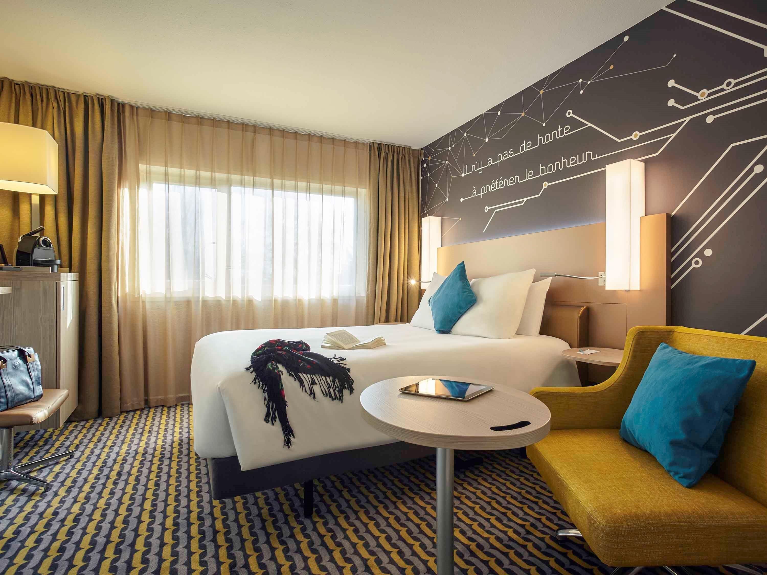 premium bedding, in-room safe, desk, blackout curtains