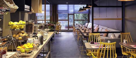 Café da manhã, almoço e jantar