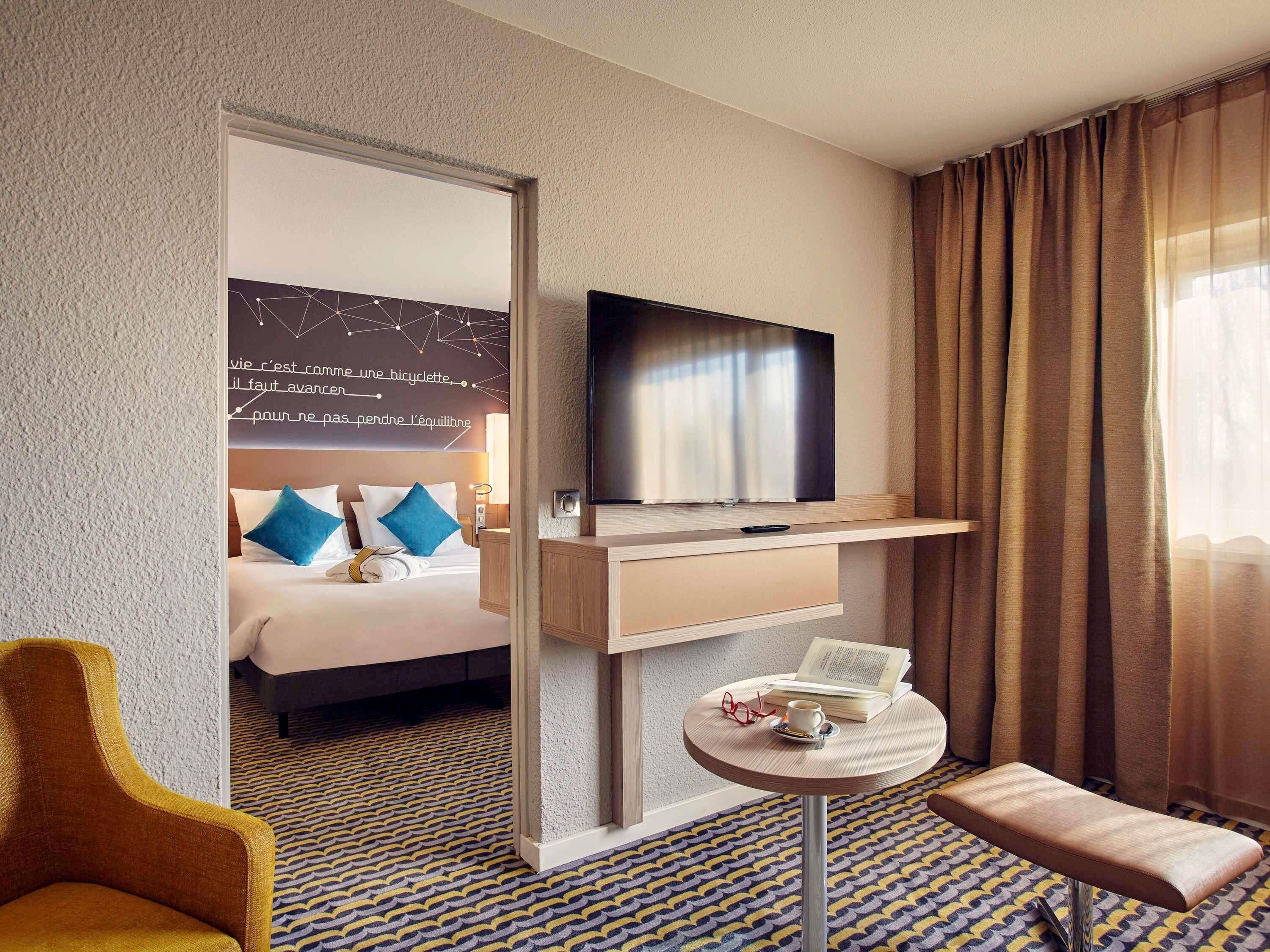 Premium bedding, in-room safe, desk, blackout curtains