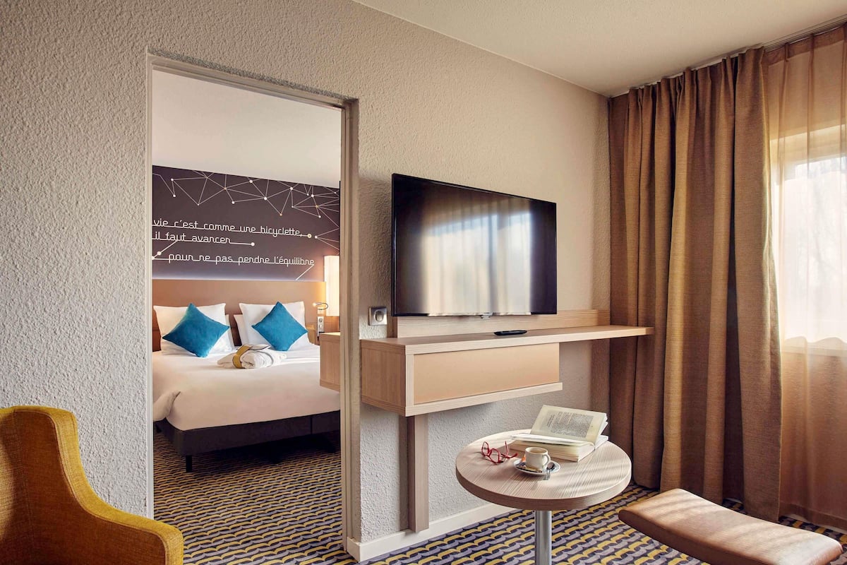 Junior Suite, 1 Double Bed with Sofa bed | Premium bedding, in-room safe, desk, blackout drapes