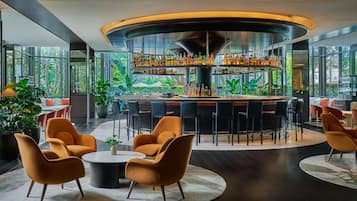 Bar à cocktails, restauration en plein air, ouvert tous les jours