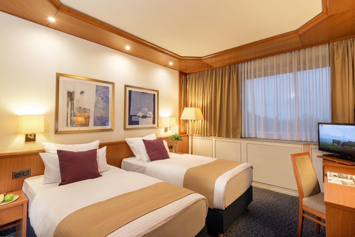 In-room safe, desk, soundproofing, iron/ironing board