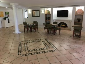 Interior - Motel 6 North Little Rock, AR - McCain (North Little Rock)