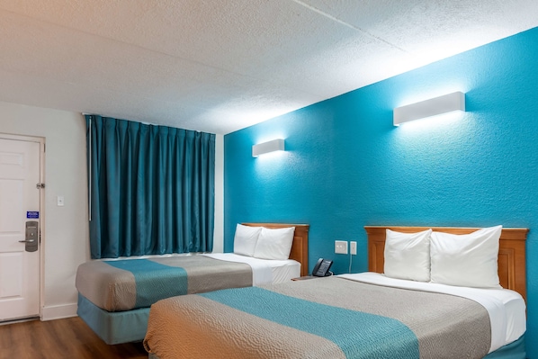 Blackout drapes, free WiFi, bed sheets