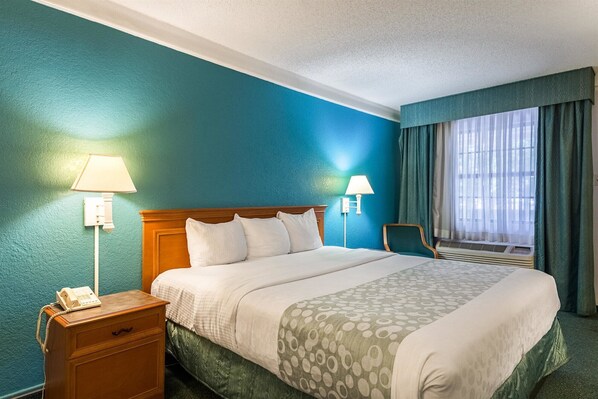 Blackout curtains, free WiFi, bed sheets