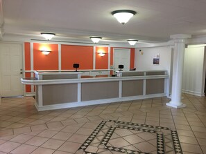 Lobby - Motel 6 North Little Rock, AR - McCain (North Little Rock)