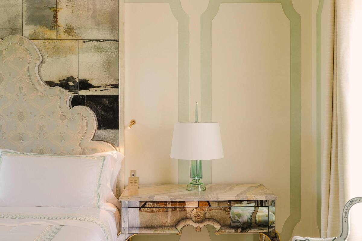 Suite (Vigneto) | Seprai antialergi, selimut bulu angsa, minibar, dan brankas