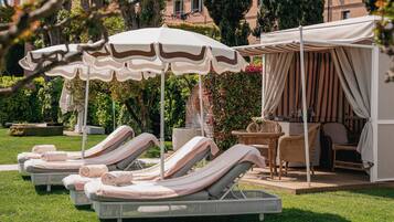 Außenpool, Liegestühle