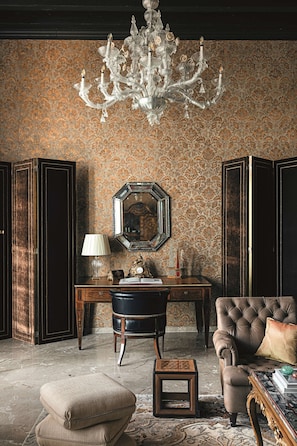 Suite (Dogaressa)