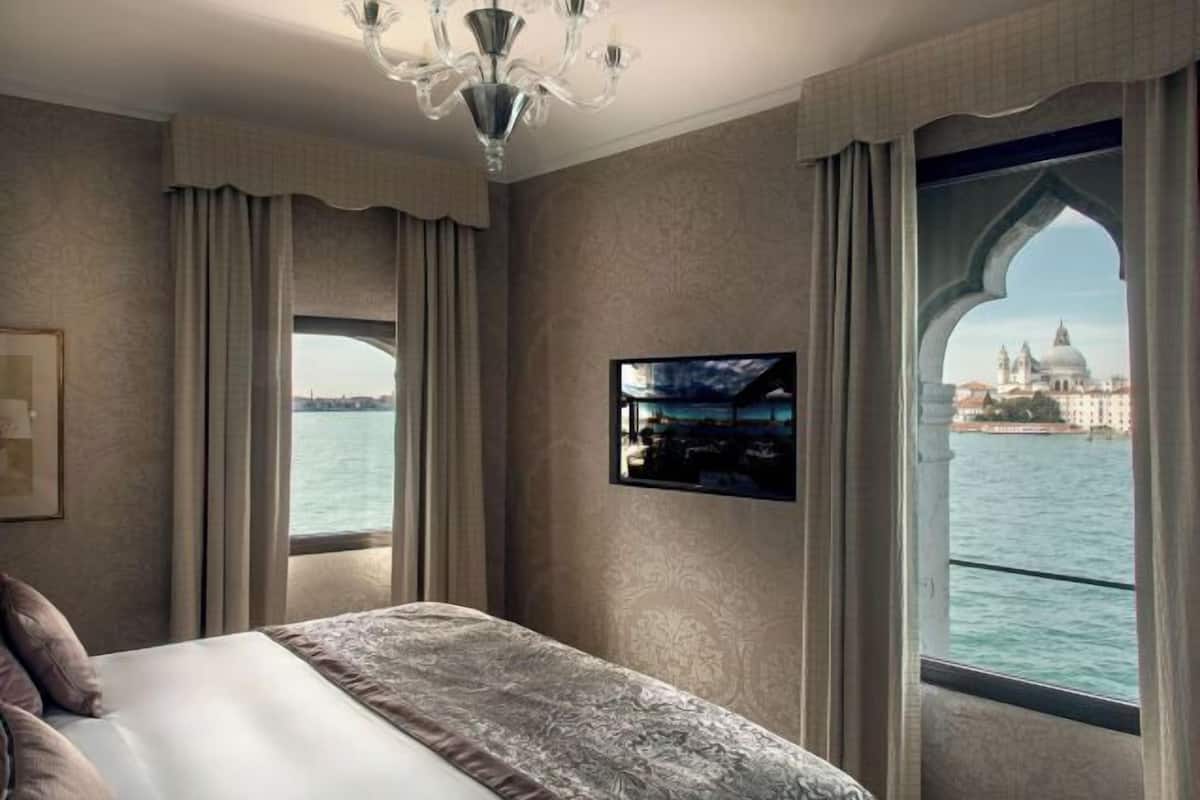1 Schlafzimmer, Allergikerbettwaren, Daunenbettdecken, Minibar
