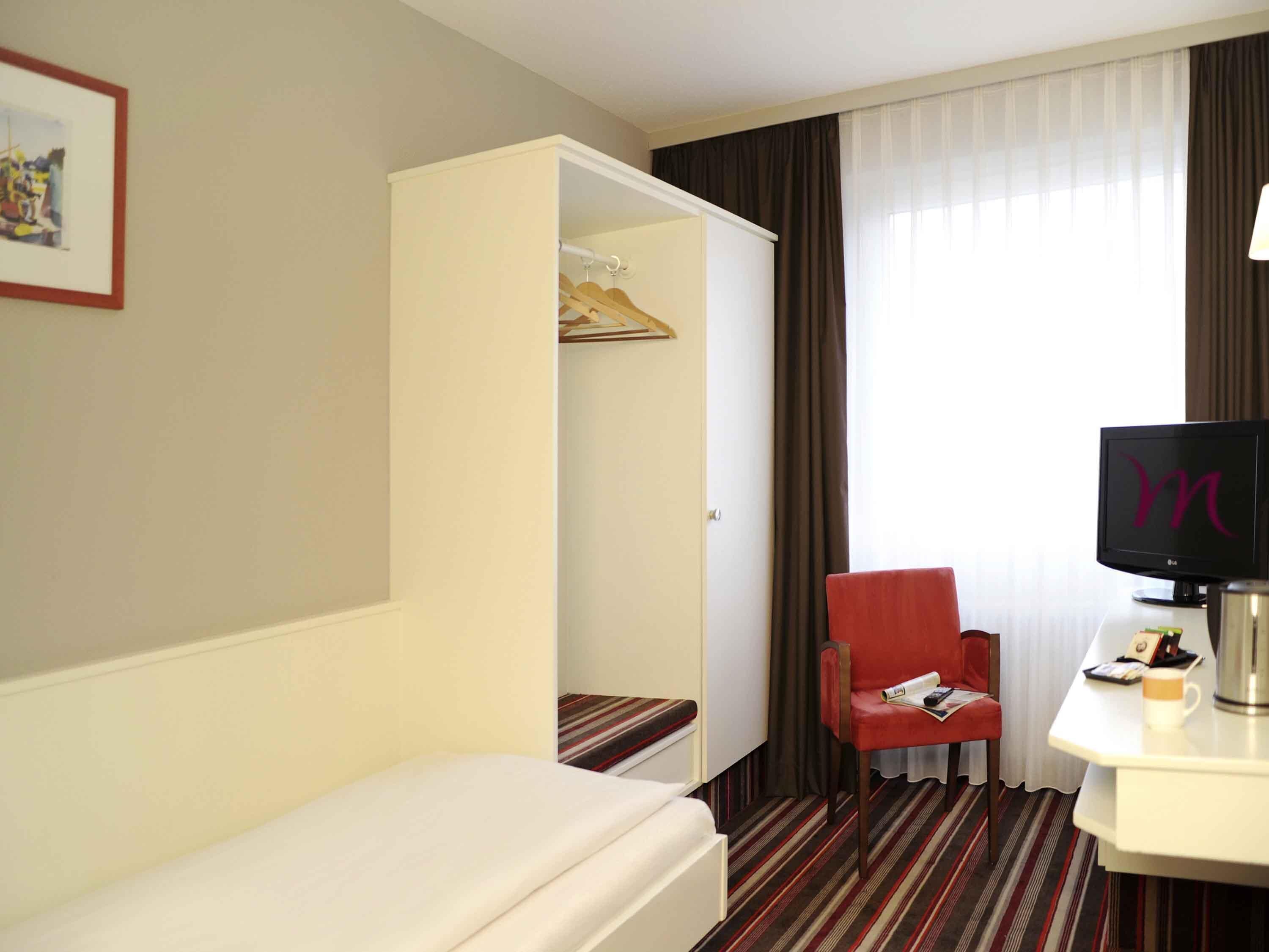 Standardzimmer, 1 Einzelbett | Allergikerbettwaren, Minibar, Zimmersafe, Schreibtisch