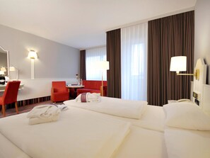 Privilege, Double Room, 1 Double Bed with Sofa bed | Hypo-allergenic bedding, minibar, in-room safe, desk