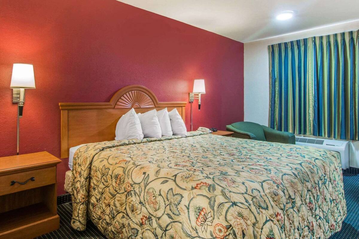 WiFi (free), alarm clocks, bed sheets