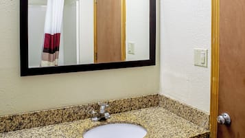 Deluxe Room, 2 Queen Beds (Smoke Free) | Bathroom | Combined shower/tub, free toiletries, hair dryer, towels