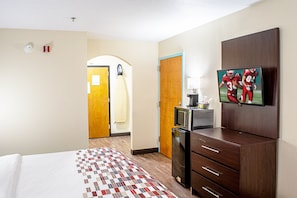 Desk, iron/ironing board, free WiFi, bed sheets