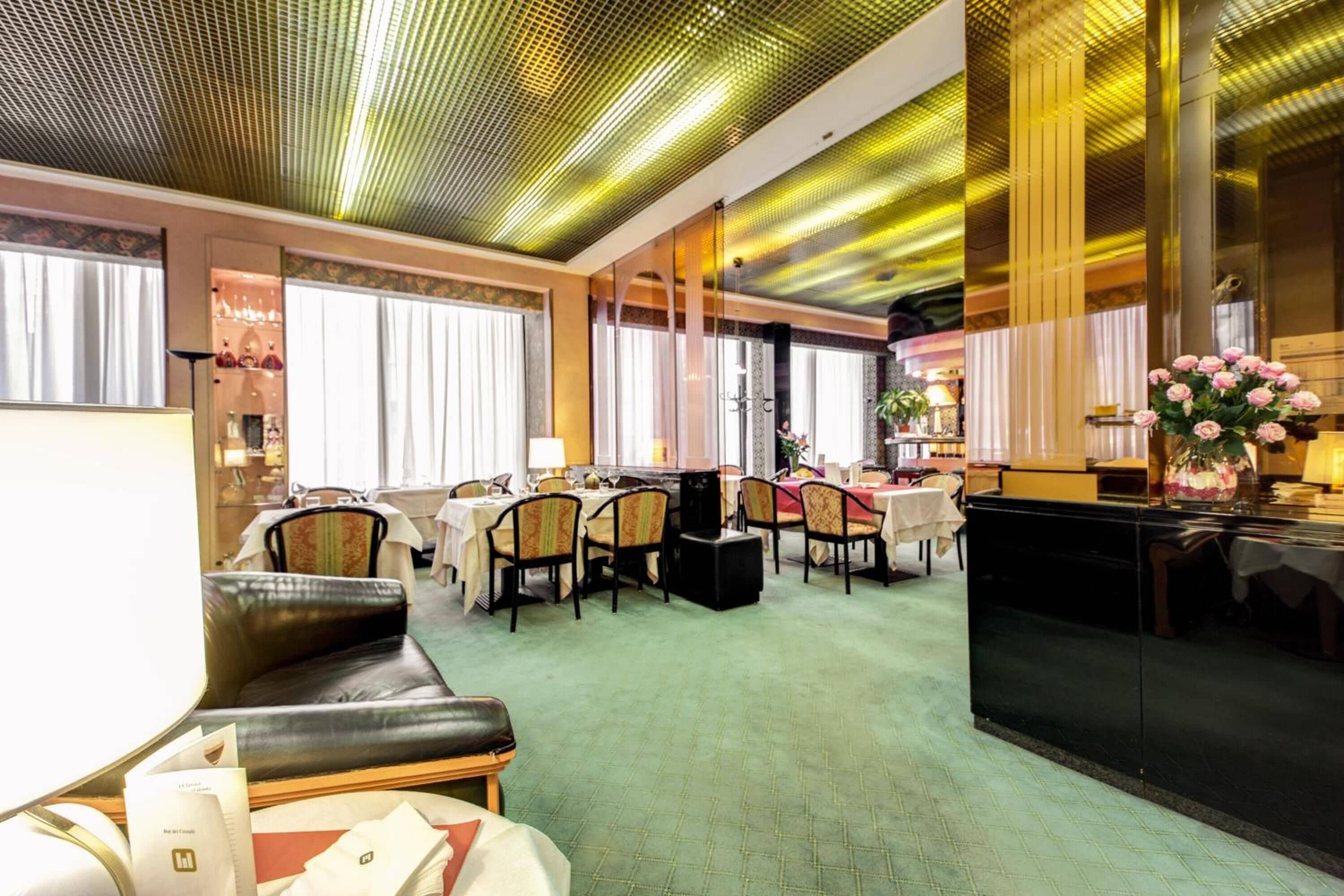 breakfast, lunch and dinner served