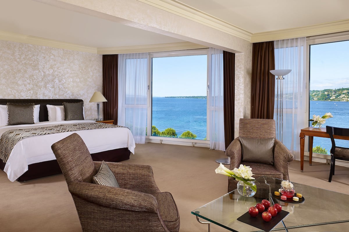 1 bedroom, premium bedding, pillow-top beds, minibar