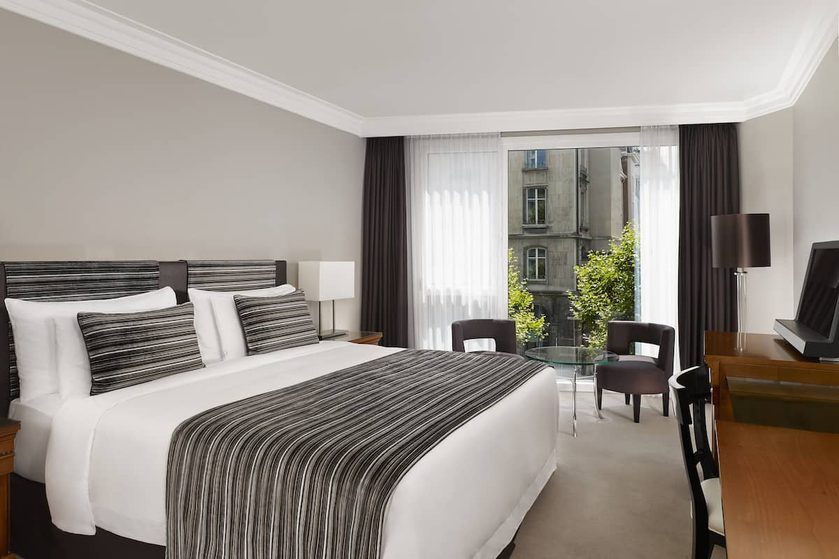 1 chambre, literie de qualité supérieure, surmatelas, minibar